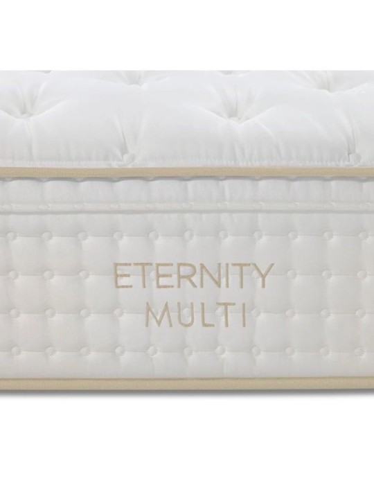 Bordado exclusivo del modelo Flex Eternity Multi en la platabanda.