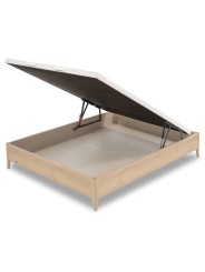 Vista frontal del canapé abatible Flex Madera con patas en acabado natural.